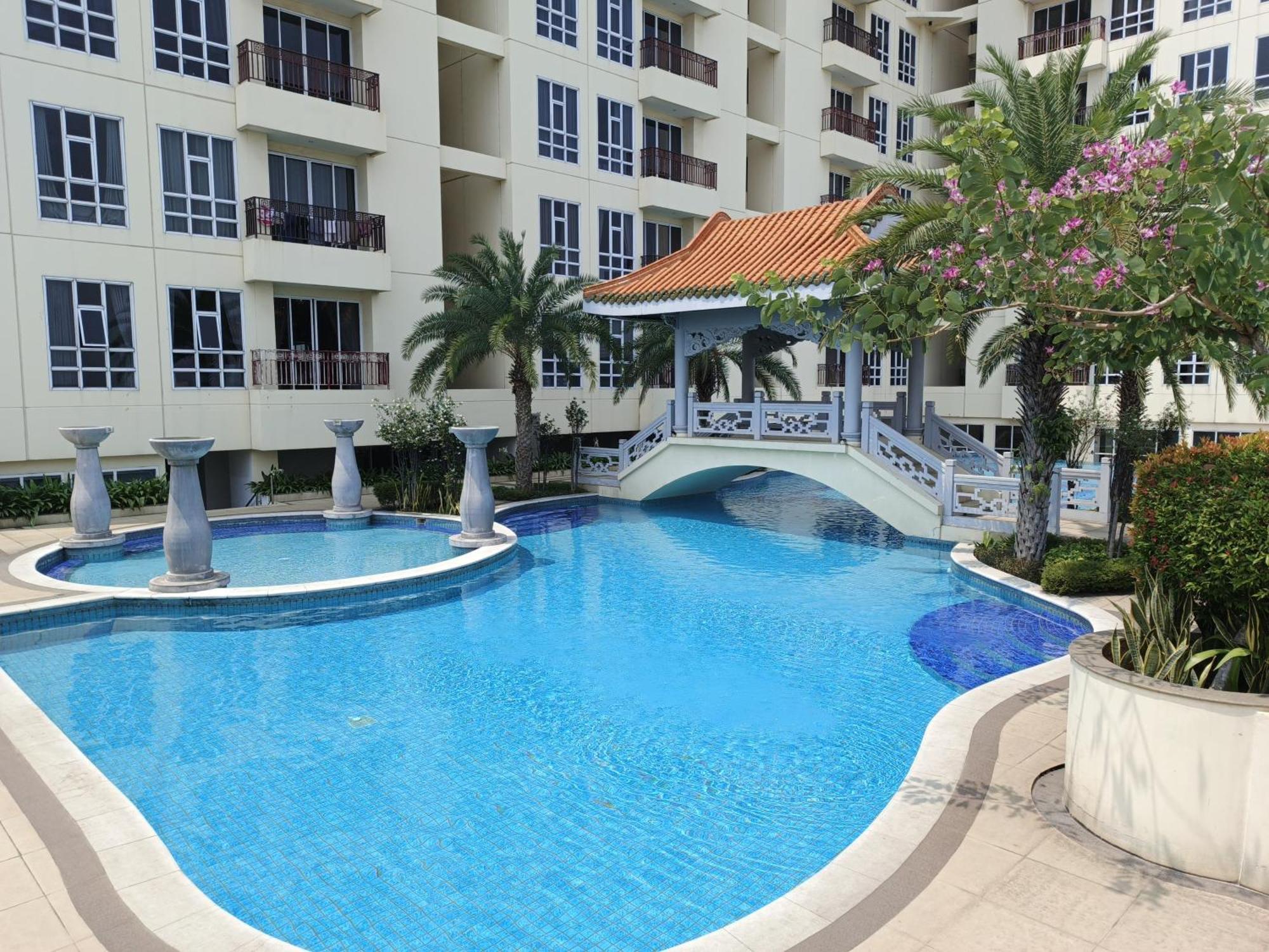2Br Lucky Tower Residence Jakarta Old Town Top Floor Condo Exterior foto